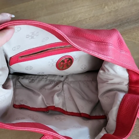 Tory Burch Bucket Kipp Black Leather Cross Body Bag 12"L x 7"W x 15"H - Picture 9 of 11